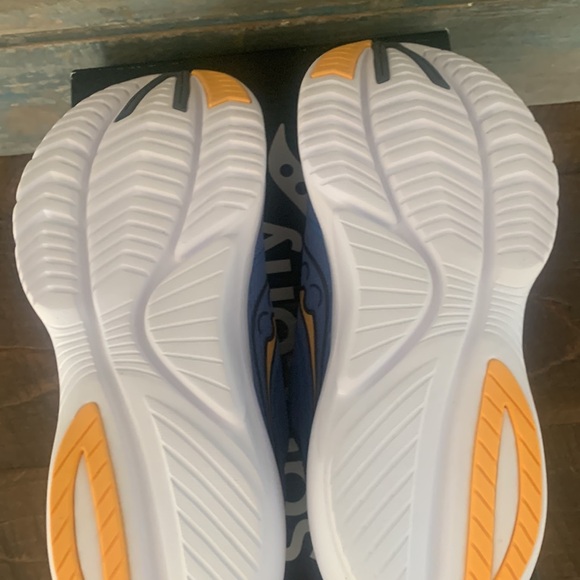 Saucony Women’s Kinvara 13 Running Shoes New Size 8.5 - Picture 7 of 10